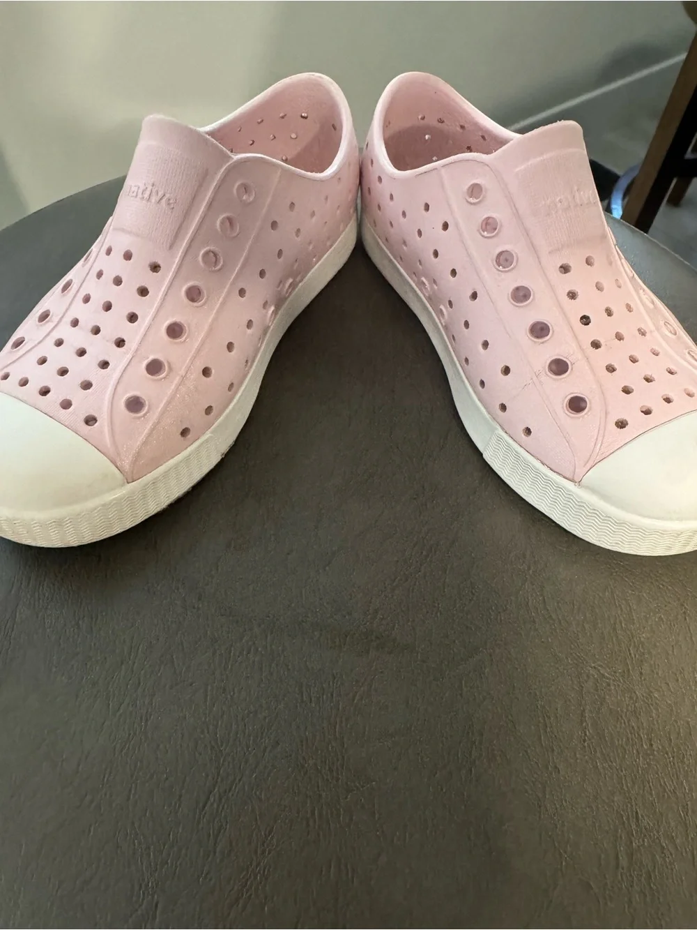 Native Jefferson Slip On Water Beach Pool Light Pink Shoes Size 12